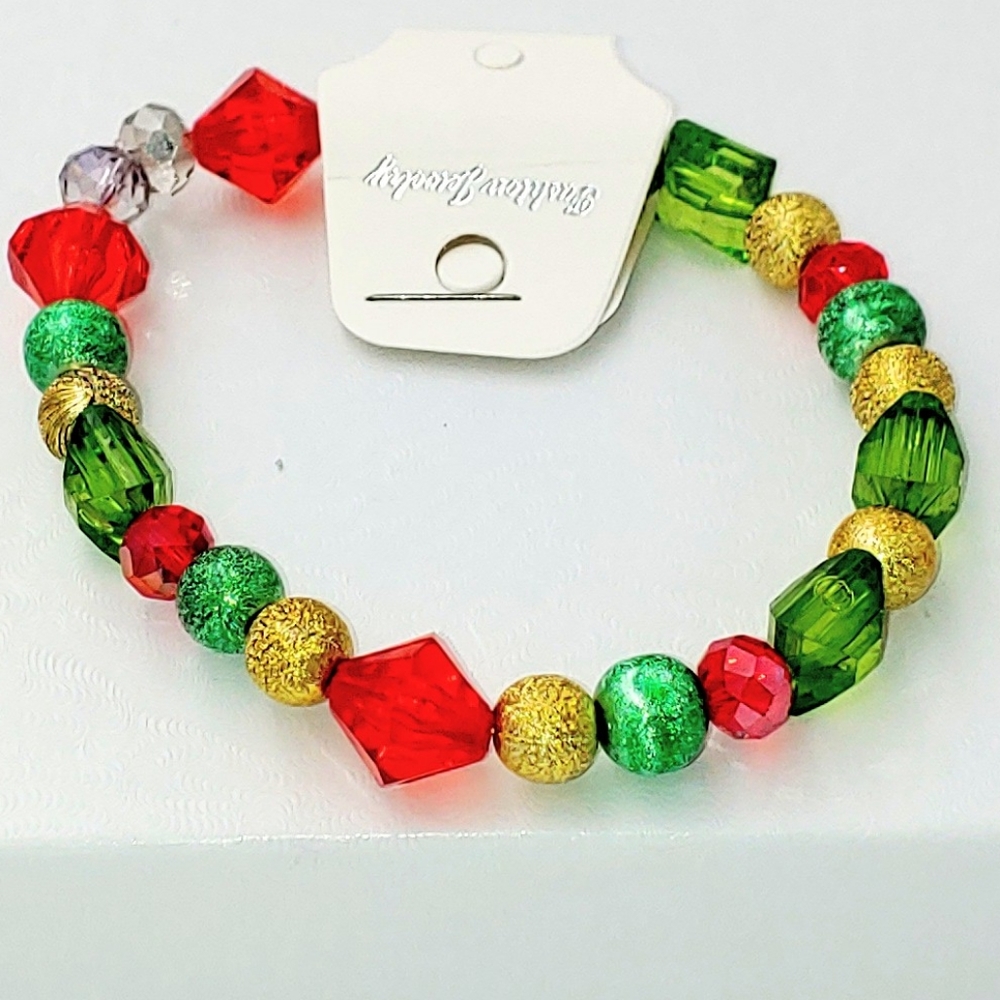 261C79  Red, Green & Gold Beaded Stretch Bracelet — 7¼"